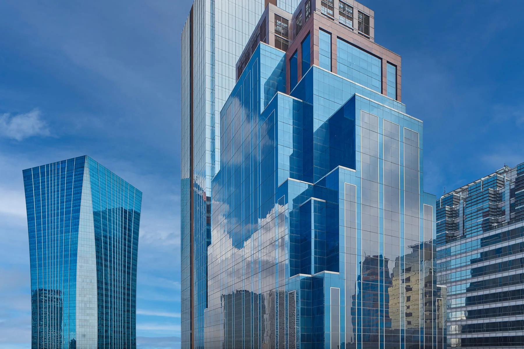 The Orient Square facade photo by Artem Levy