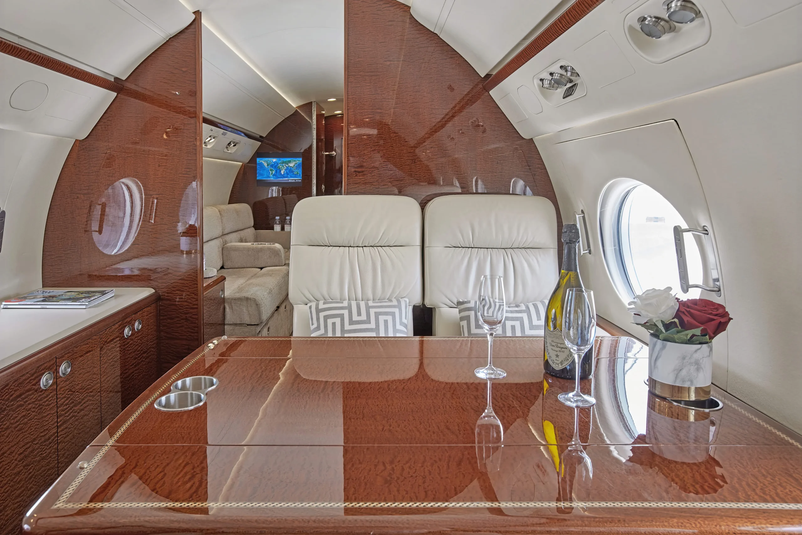 2010 GULFSTREAM Interior shot by Artem Levy